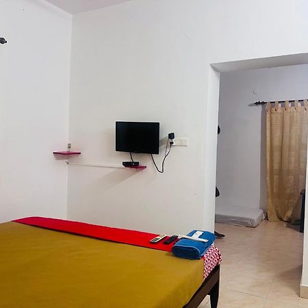 Hotel Sunday - Townhouse Club Airport Trivandrum Thiruvananthapuram Exterior foto