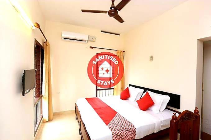 Hotel Sunday - Townhouse Club Airport Trivandrum Thiruvananthapuram Exterior foto