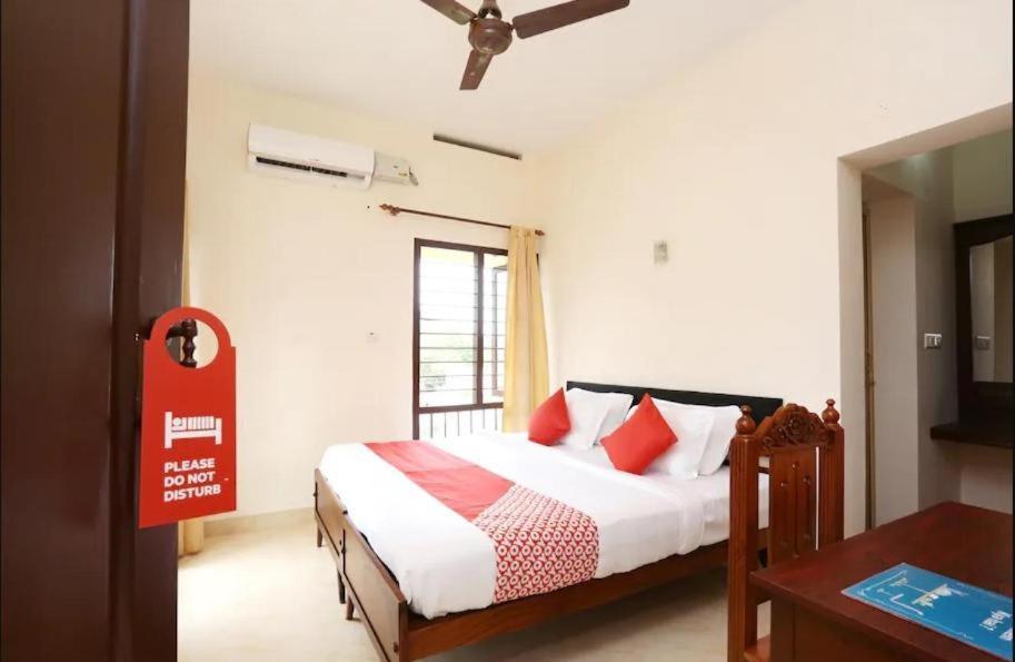 Hotel Sunday - Townhouse Club Airport Trivandrum Thiruvananthapuram Exterior foto
