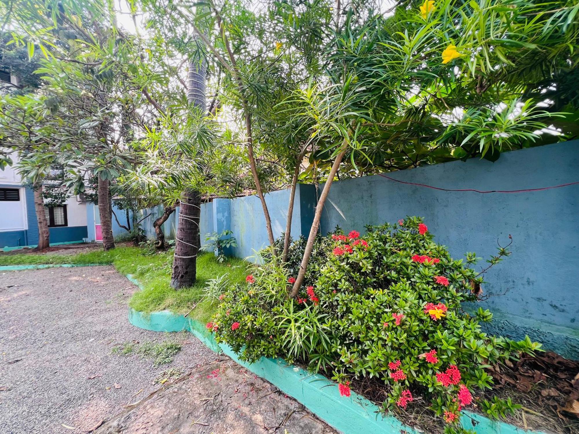 Hotel Sunday - Townhouse Club Airport Trivandrum Thiruvananthapuram Exterior foto